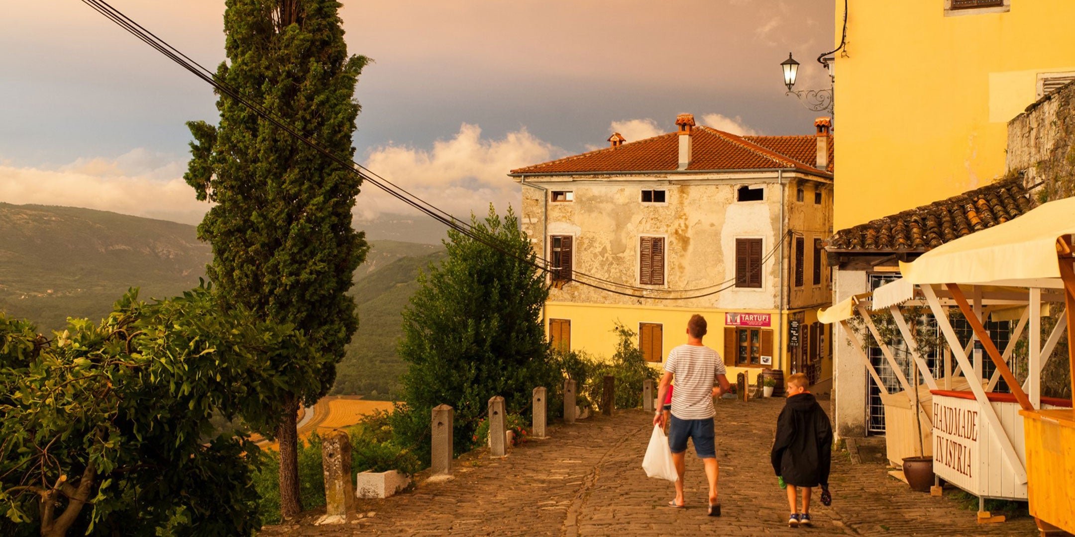 Motovun liegt auf einem 280 m hohen Hügel in Istrien