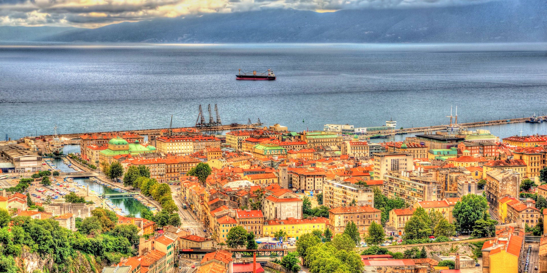 Rijeka ist das Bindeglied zwischen den Inseln und Städten der Kvarner Bucht.